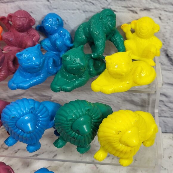 TootsieToy Rubber Animal Figures Safari Zoo Lot of 25 Lions Gorillas Rhinos - Picture 3 of 9